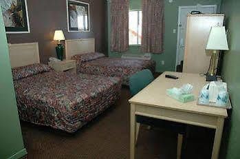 Bradford Inn & Suites Midland Bagian luar foto