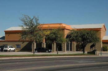 Bradford Inn & Suites Midland Bagian luar foto