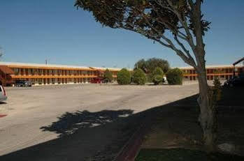 Bradford Inn & Suites Midland Bagian luar foto